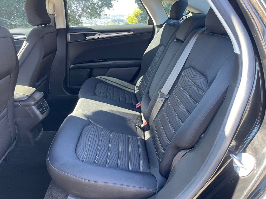 2016 Ford Fusion Image 8