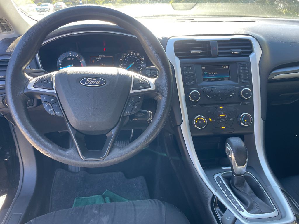 2016 Ford Fusion Image 9