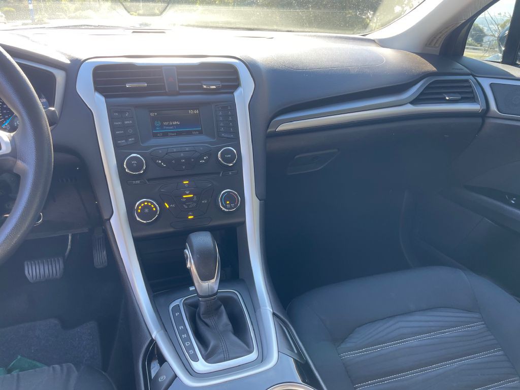 2016 Ford Fusion Image 10