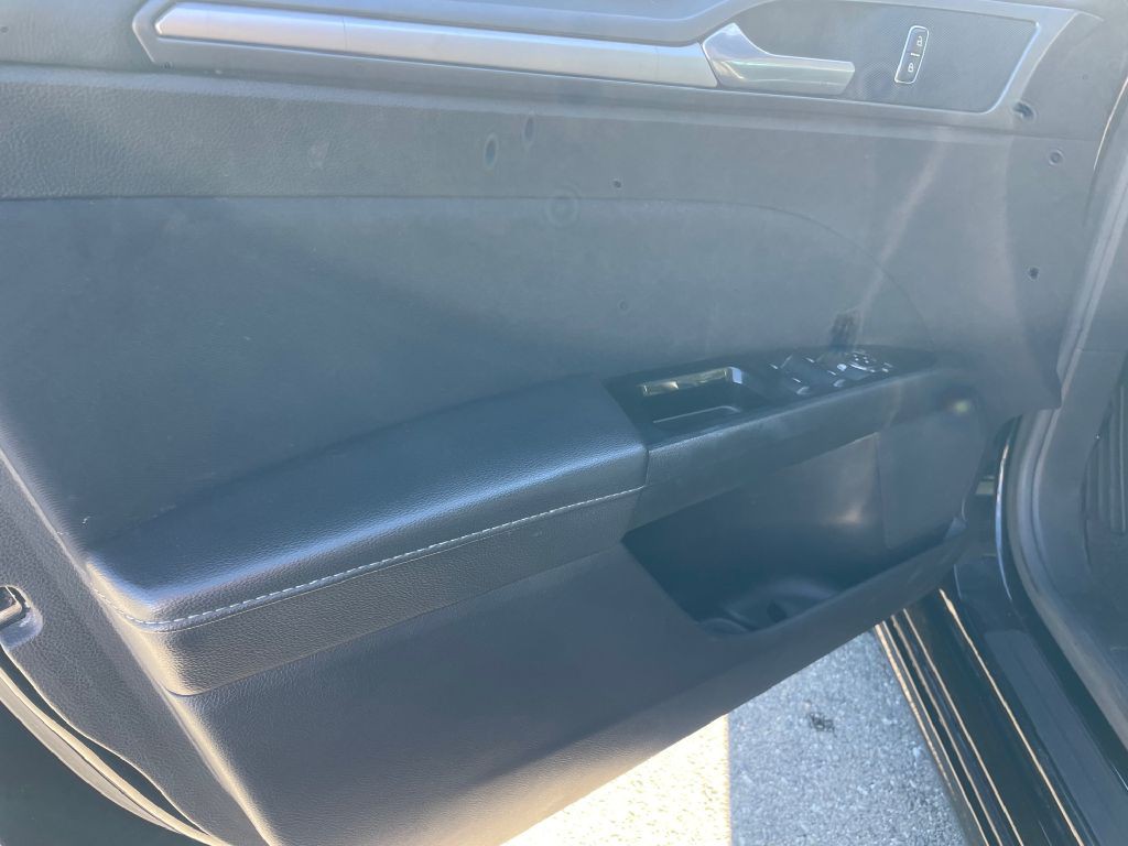 2016 Ford Fusion Image 11