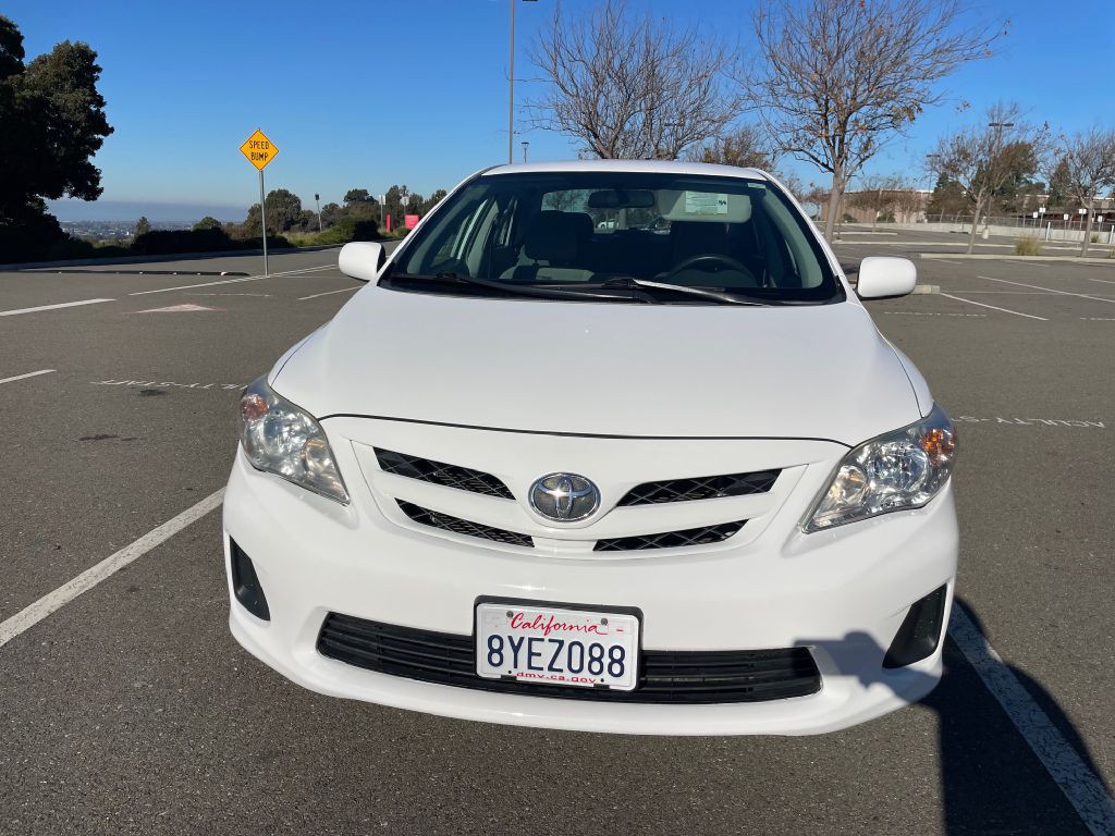 2012 Toyota Corolla Image 2