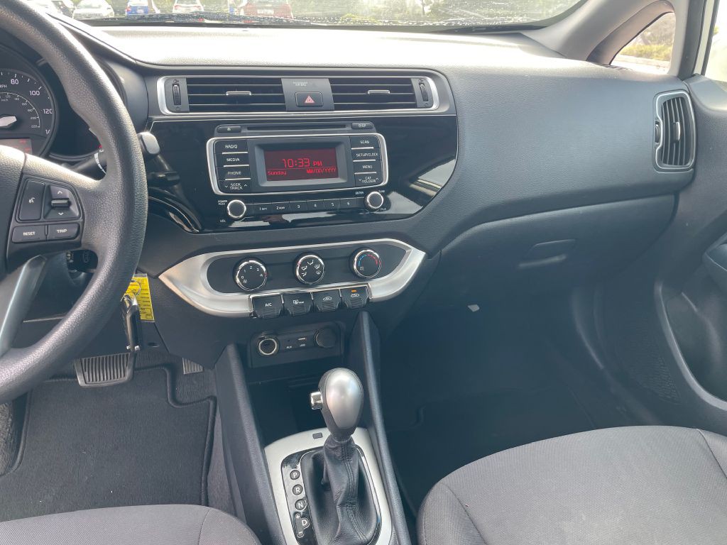 2017 Kia Rio Image 10