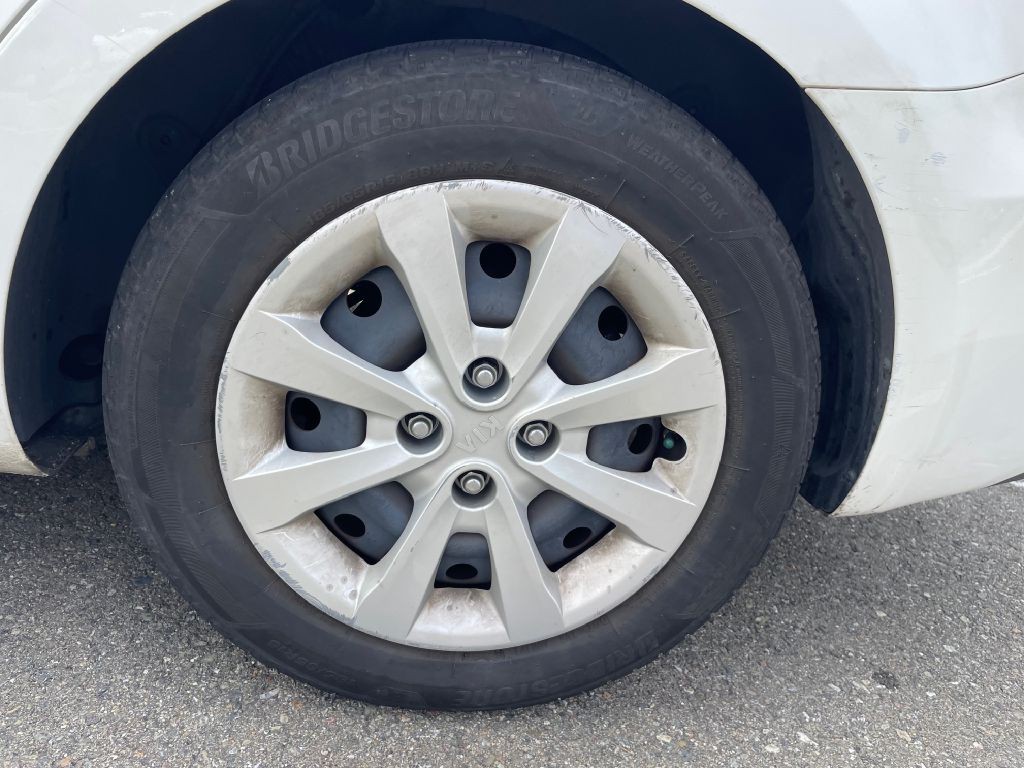 2017 Kia Rio Image 13