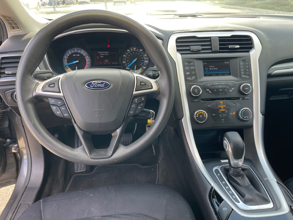 2016 Ford Fusion Image 9