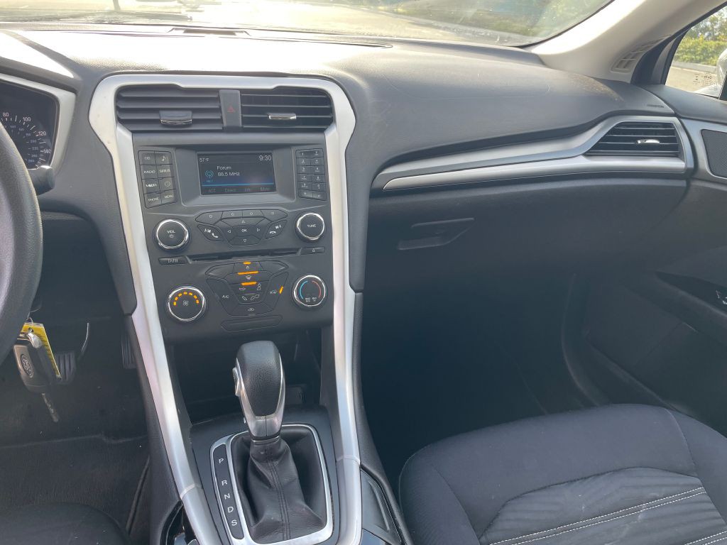 2016 Ford Fusion Image 10