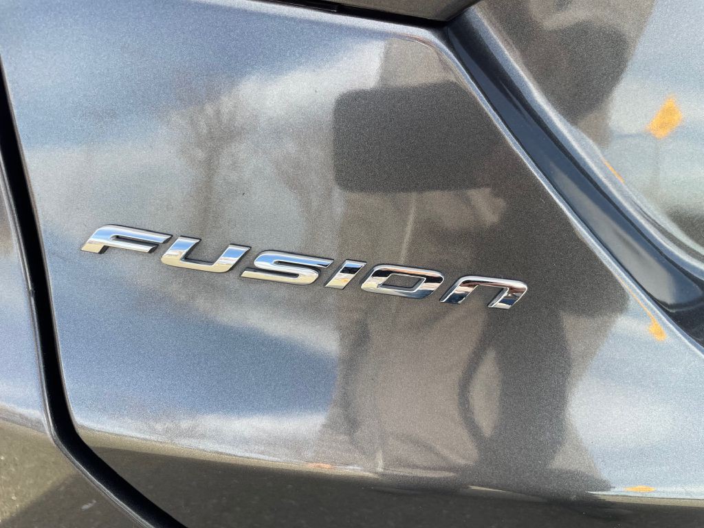 2016 Ford Fusion Image 14