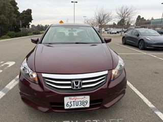 2011 Honda Accord Image 2
