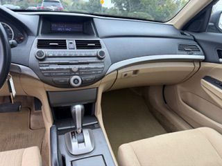 2011 Honda Accord Image 10