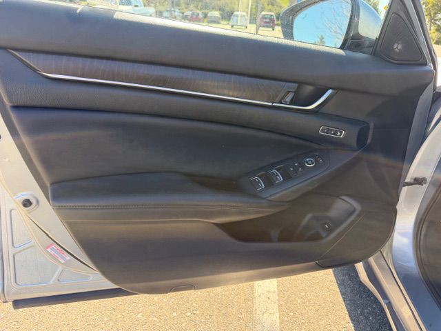 2018 Honda Accord Image 12