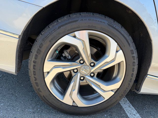 2018 Honda Accord Image 15