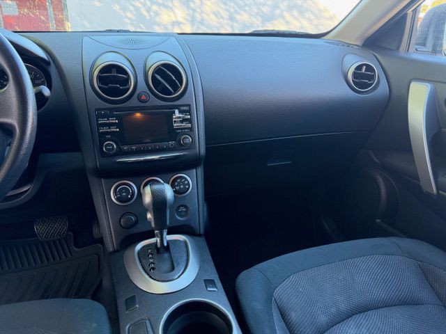 2014 Nissan Rogue Image 10