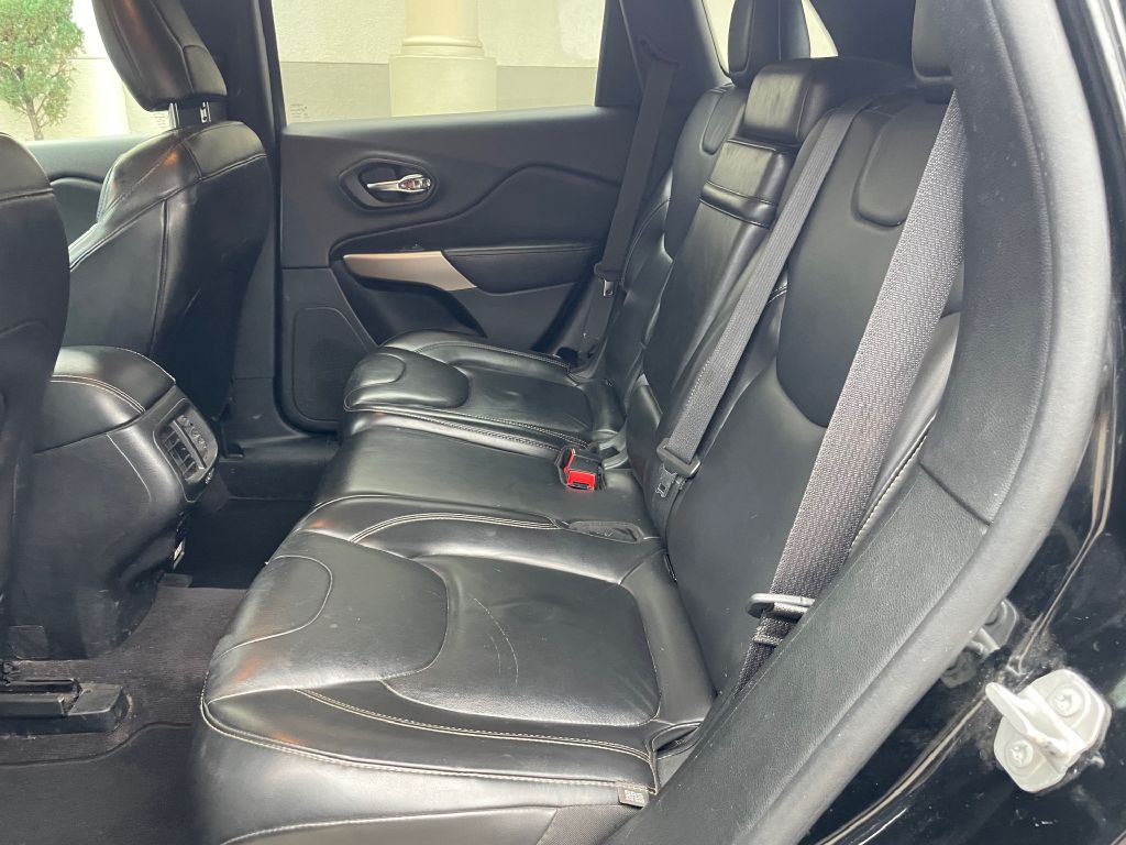 2018 Jeep Cherokee Image 8