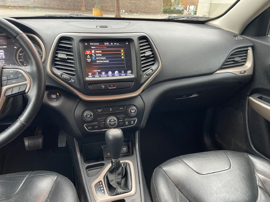 2018 Jeep Cherokee Image 10