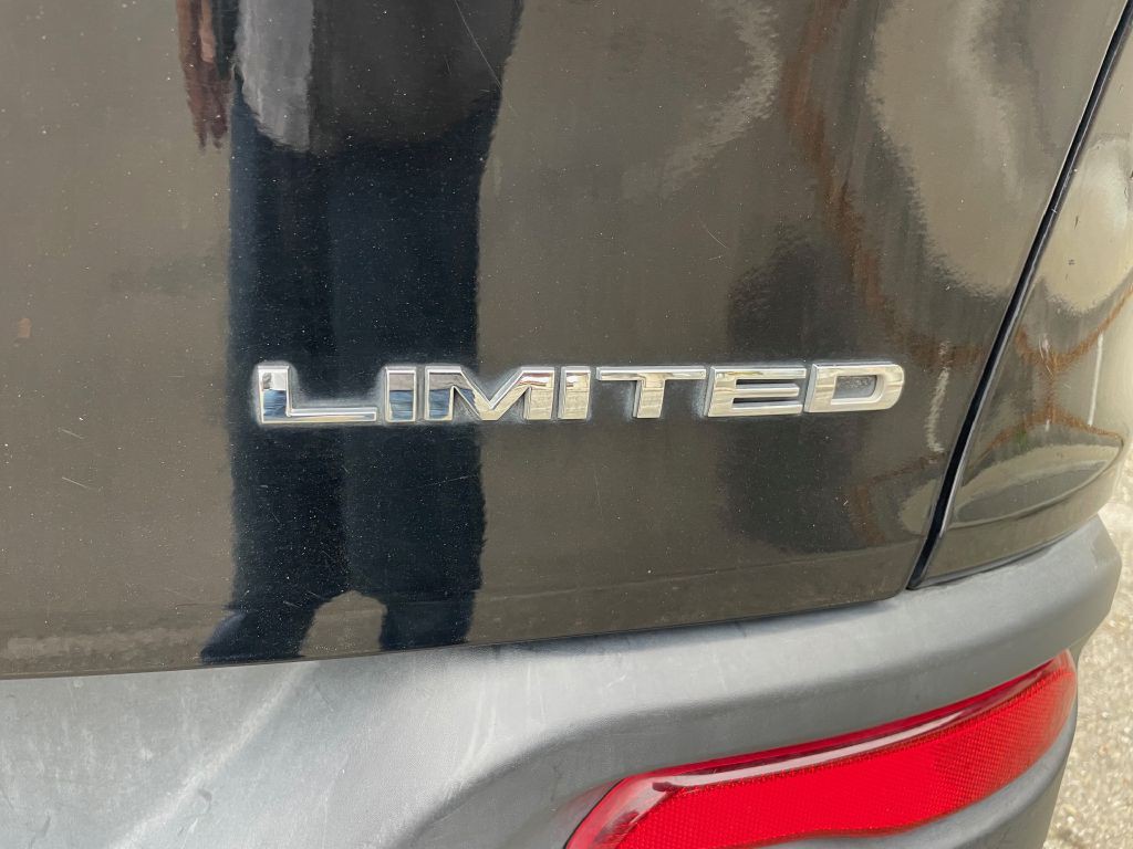 2018 Jeep Cherokee Image 14