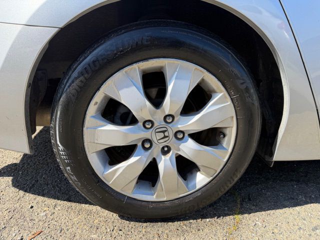 2009 Honda Accord Image 16