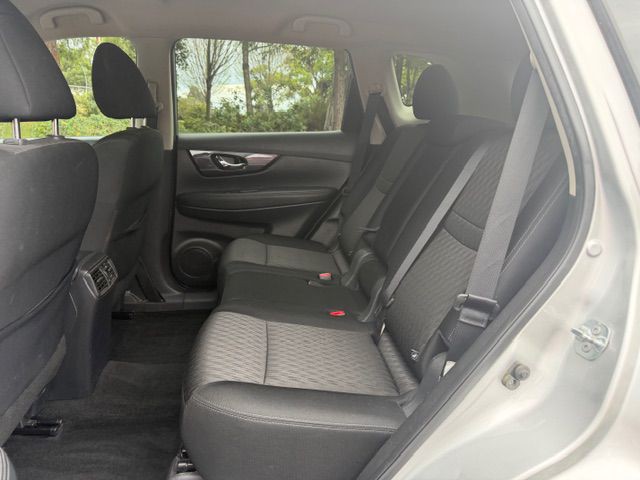 2017 Nissan Rogue Image 8