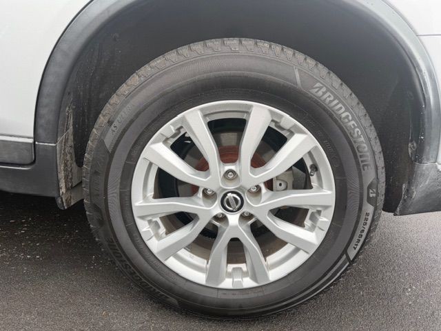 2017 Nissan Rogue Image 16