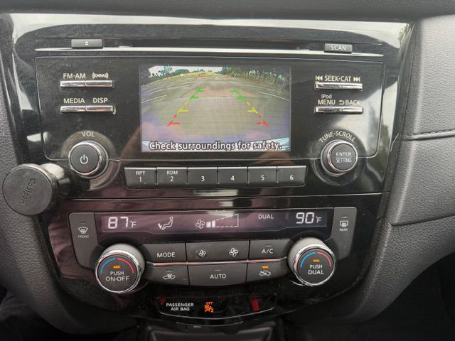 2017 Nissan Rogue Image 17