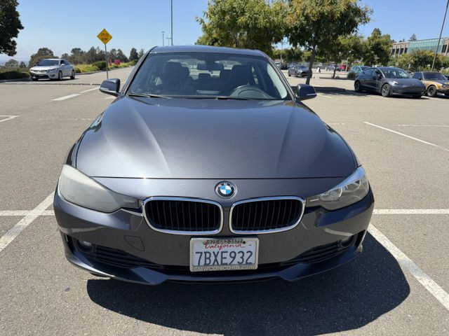 2013 BMW 3 Series Image 2