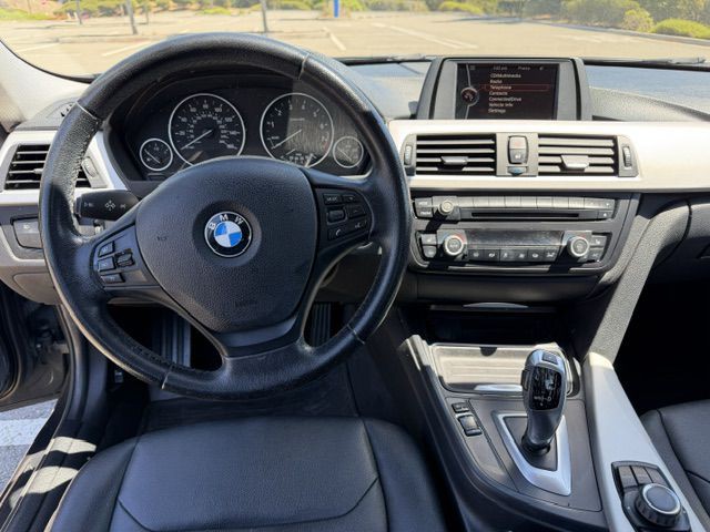 2013 BMW 3 Series Image 9