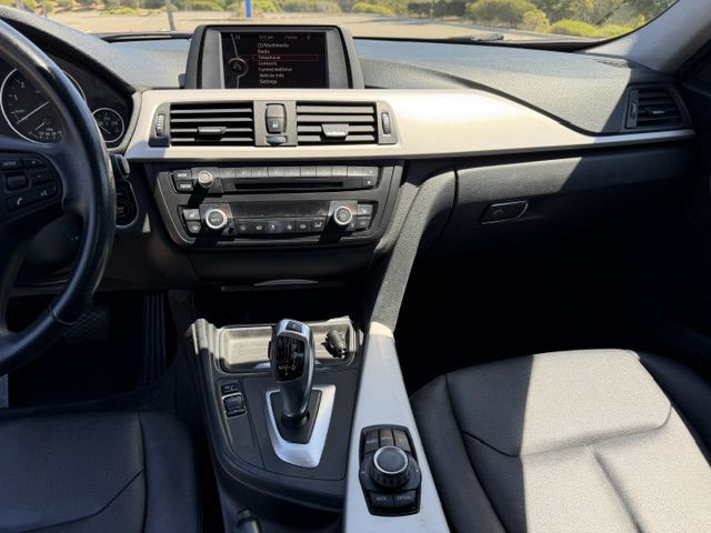 2013 BMW 3 Series Image 10