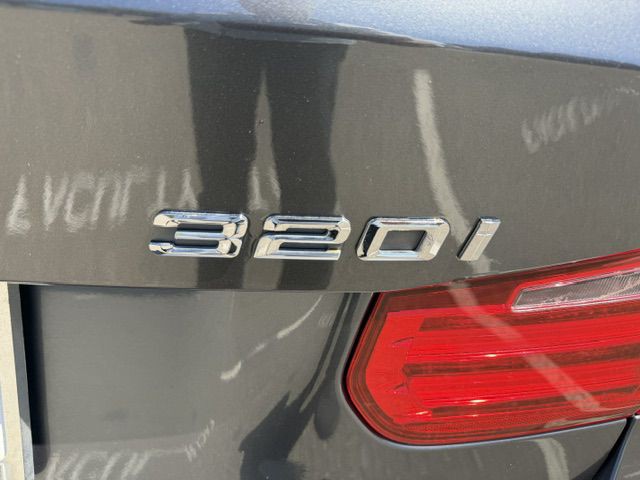 2013 BMW 3 Series Image 15