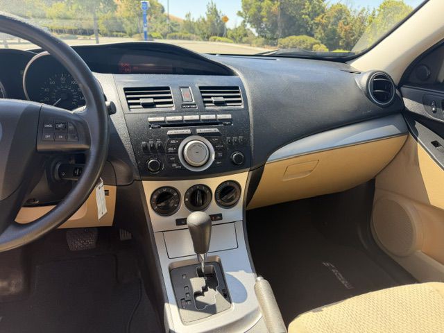 2011 Mazda Mazda3 Image 10