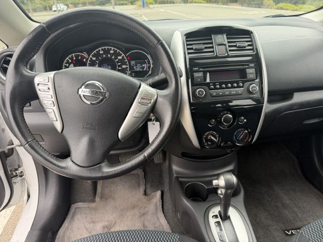 2015 Nissan Versa Image 9