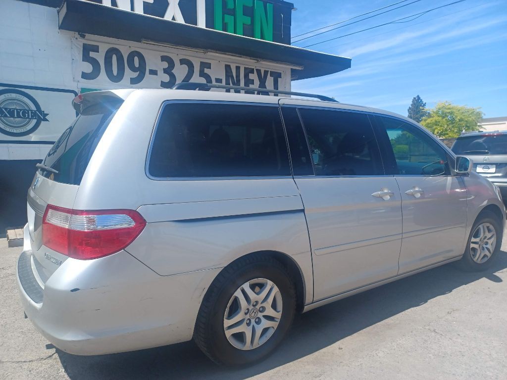 2005 Honda Odyssey Image 2