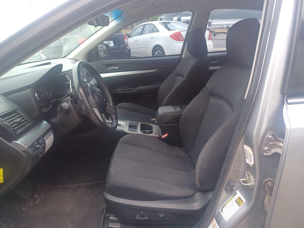 2011 Subaru Legacy Image 9