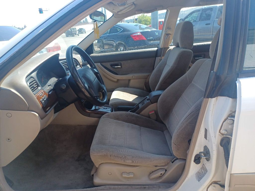 2001 Subaru Outback Image 9