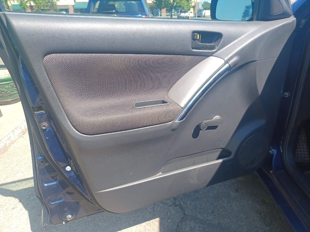 2003 Pontiac Vibe Image 10