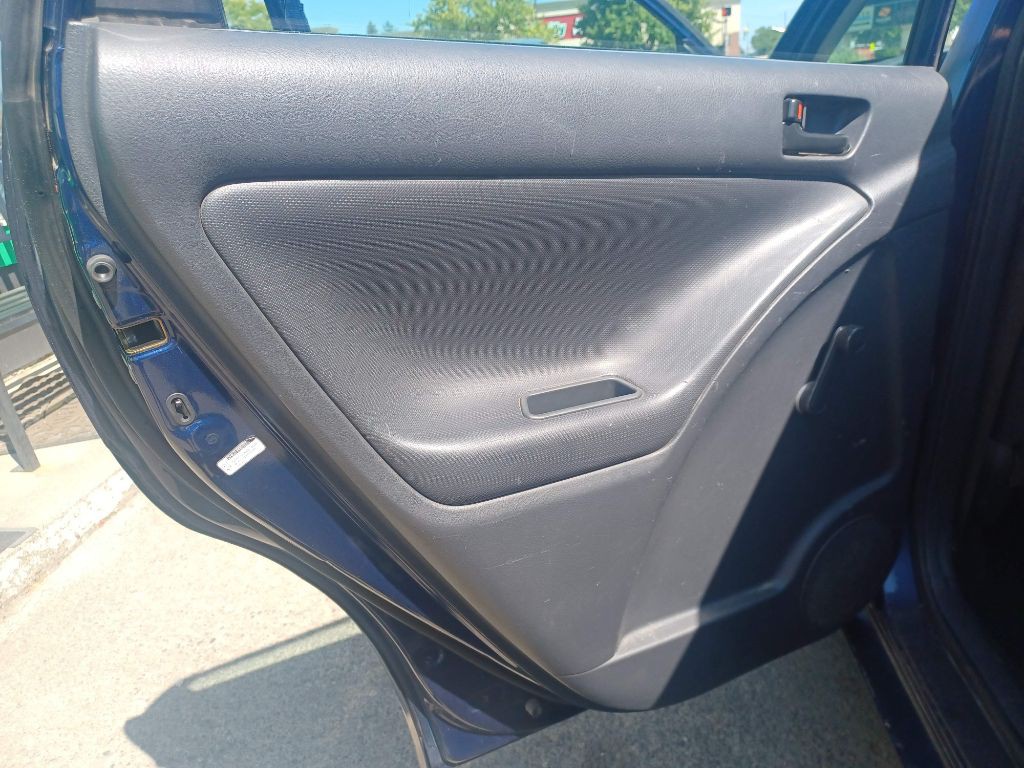 2003 Pontiac Vibe Image 12