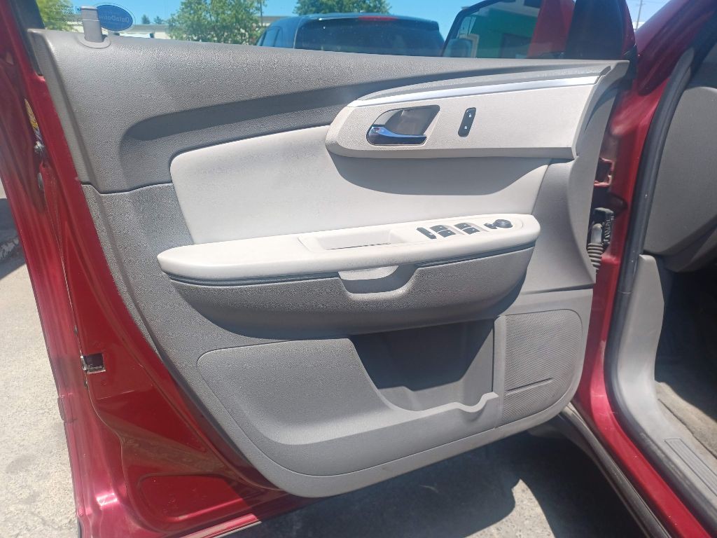 2010 Chevrolet Traverse Image 12