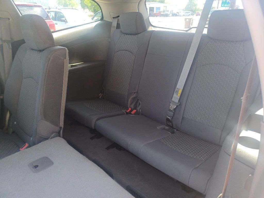 2010 Chevrolet Traverse Image 14