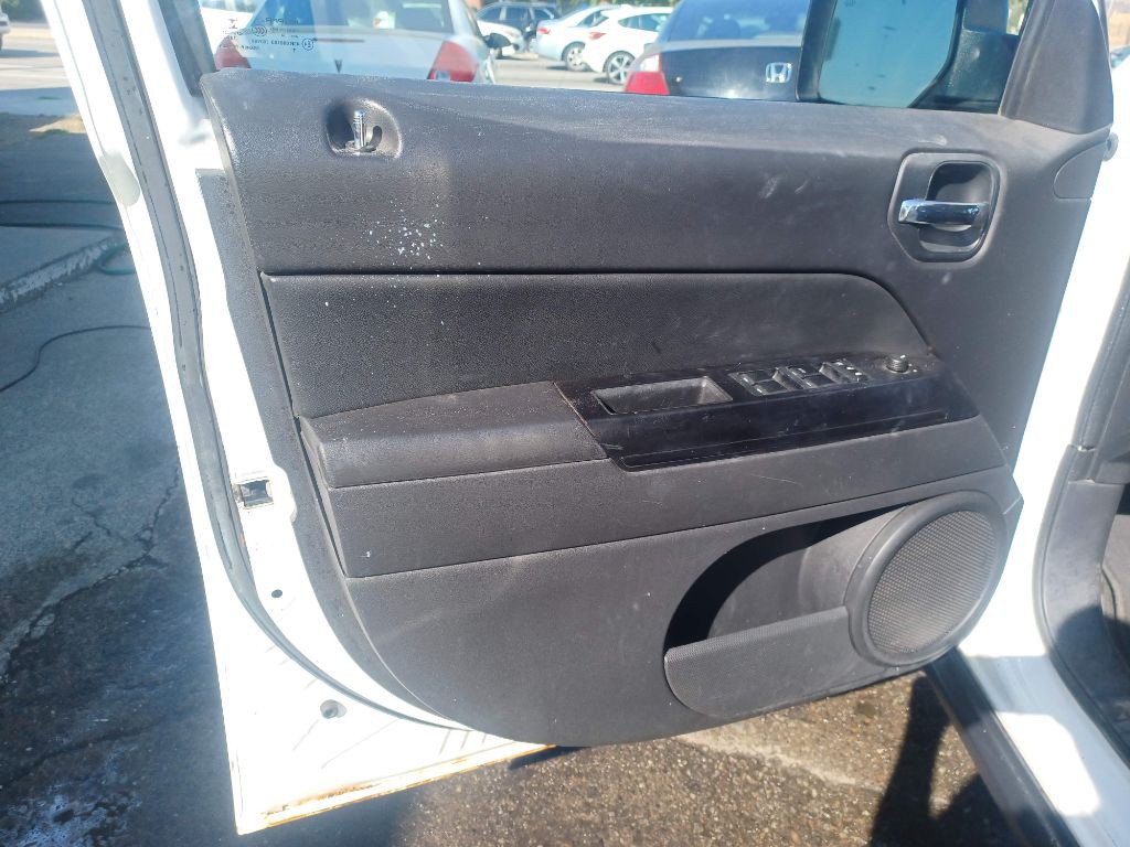 2014 Jeep Patriot Image 10