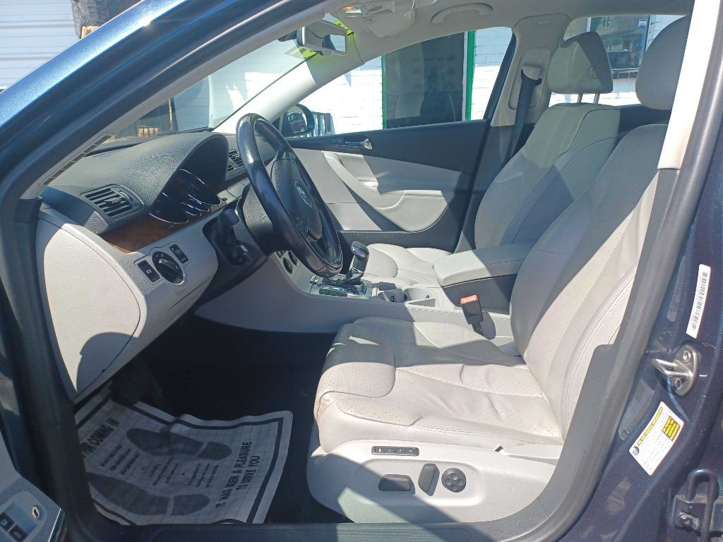 2007 Volkswagen Passat Image 9