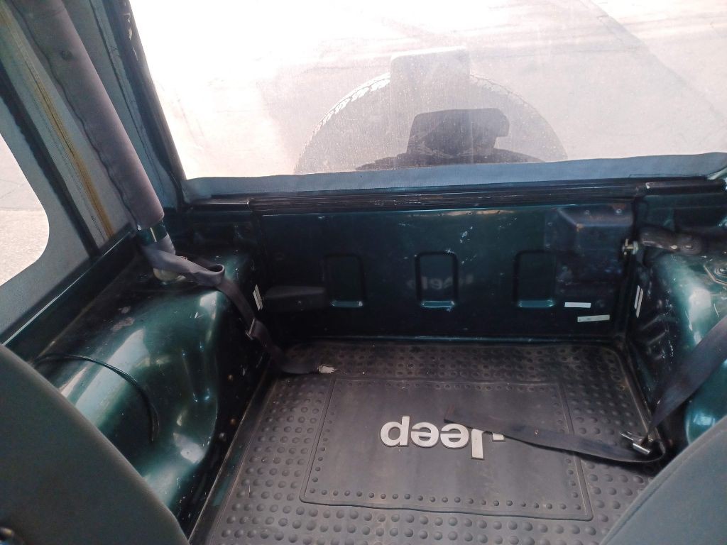 1999 Jeep Wrangler Image 11