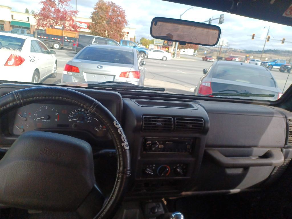 1999 Jeep Wrangler Image 12
