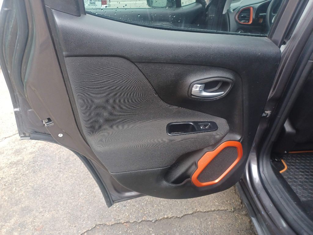 2018 Jeep Renegade Image 12