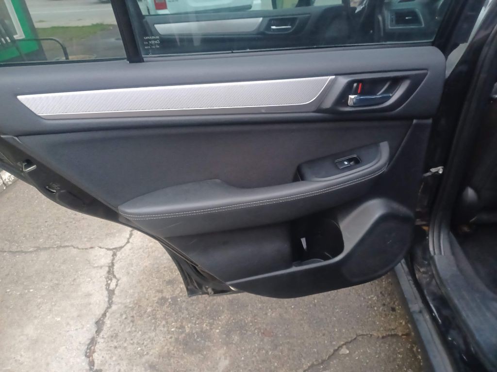 2015 Subaru Outback Image 12