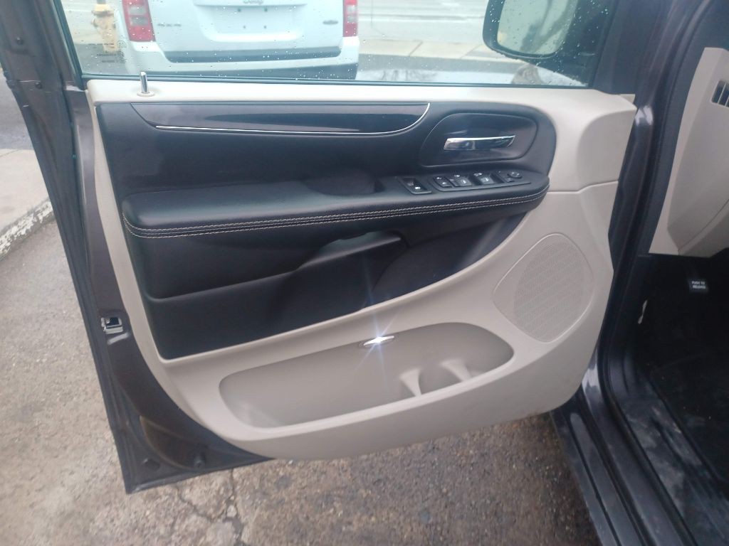 2017 Dodge Grand Caravan Image 10