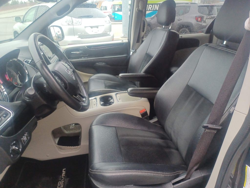 2017 Dodge Grand Caravan Image 9