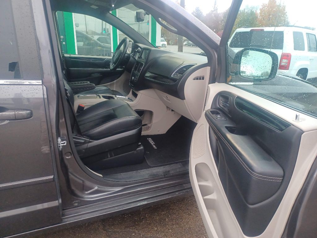 2017 Dodge Grand Caravan Image 15