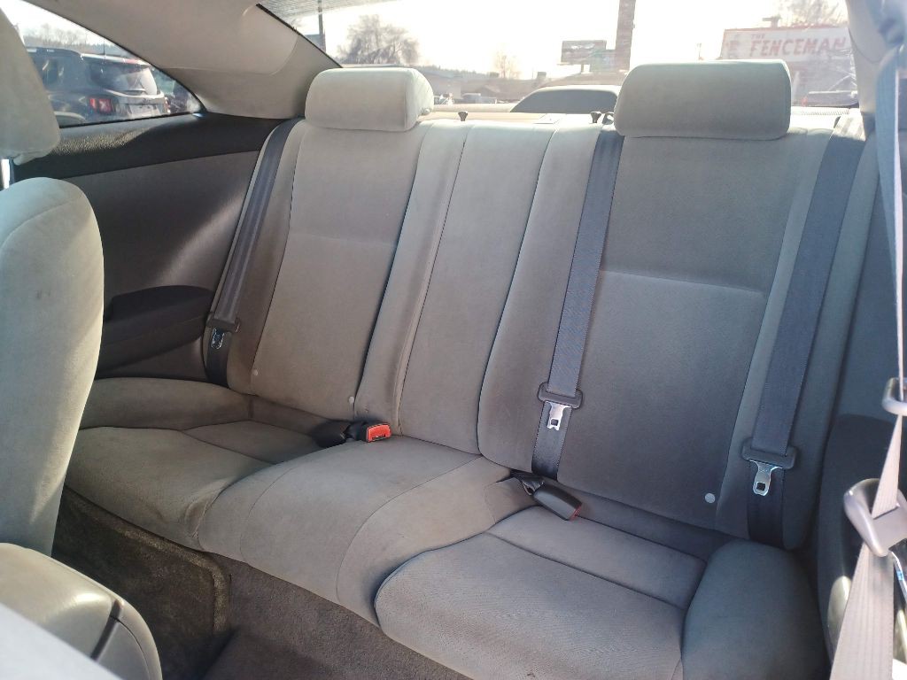 2004 Toyota Camry Image 11