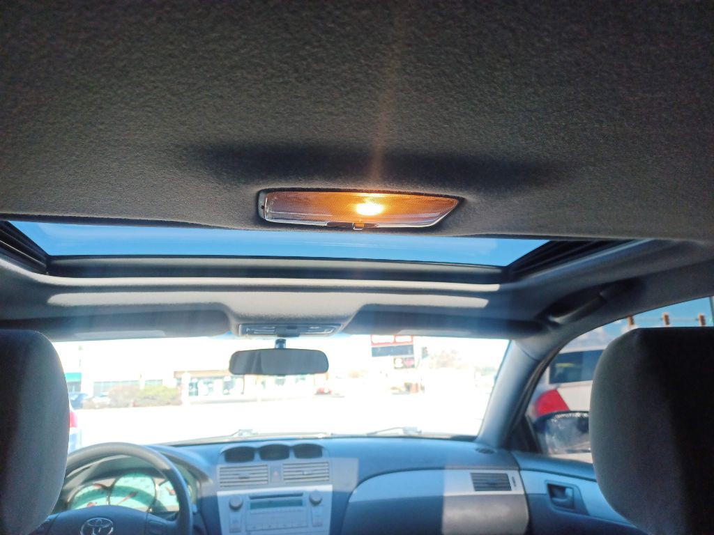 2004 Toyota Camry Image 12