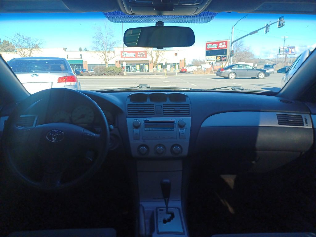 2004 Toyota Camry Image 13