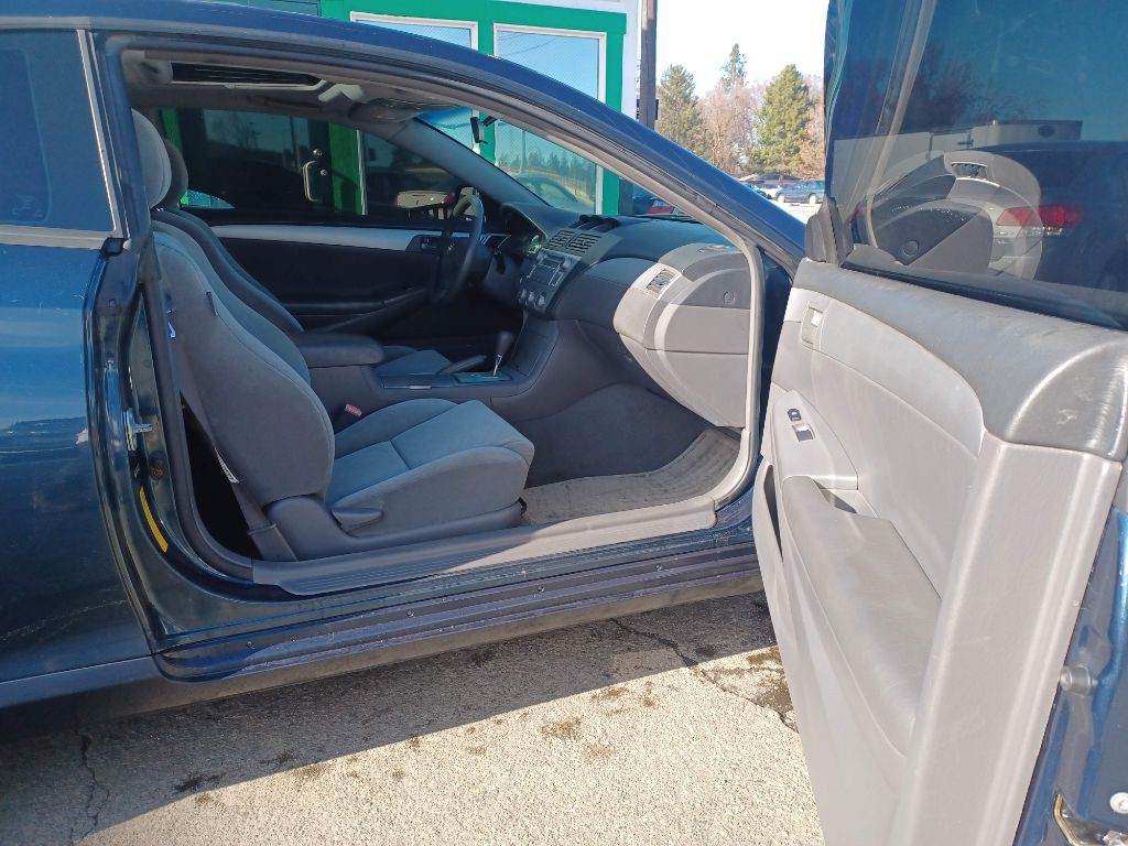 2004 Toyota Camry Image 17