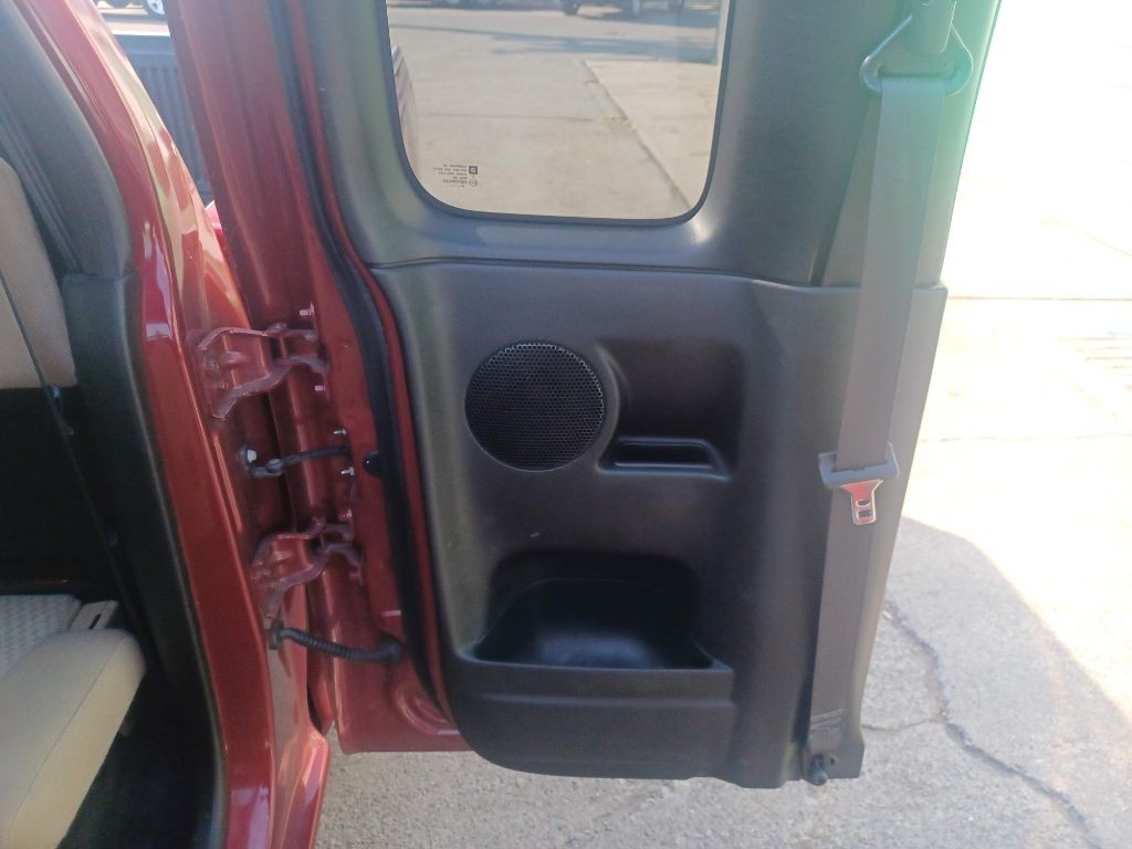 2011 Chevrolet Colorado Image 13