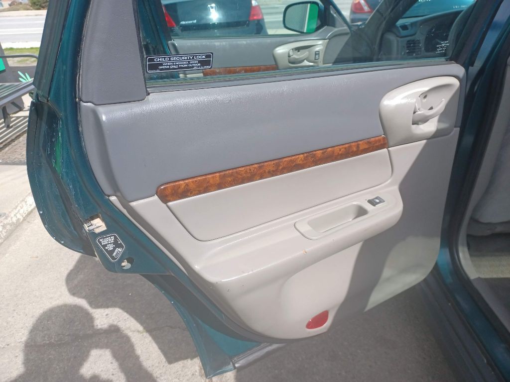 2000 Chevrolet Impala Image 12